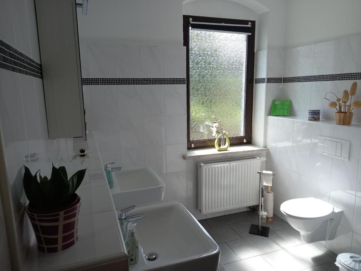 Familienfreundliche Ferienwohnung Erzgebirge シュネーベルク エクステリア 写真