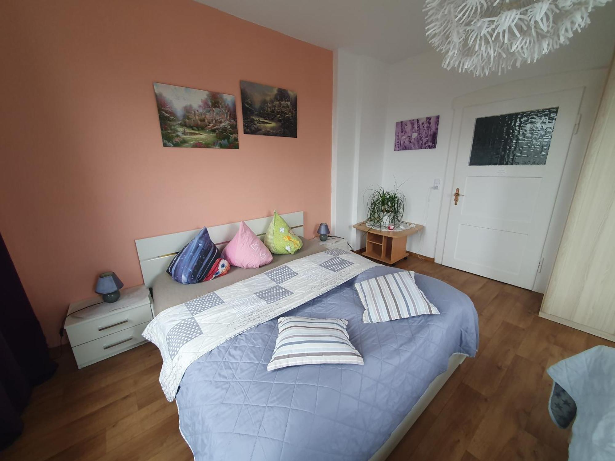 Familienfreundliche Ferienwohnung Erzgebirge シュネーベルク エクステリア 写真